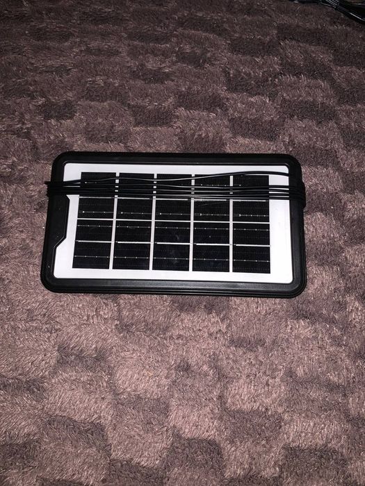 Фонарь станция с солнечным панелью