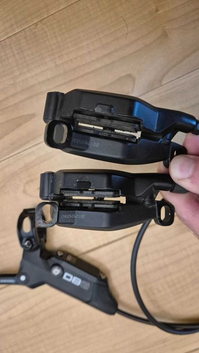 SRAM DB8 - Conjunto de travões de disco hidráulicos, 4 pistões
