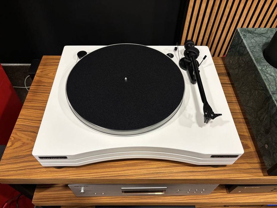Gramofon New Horizon 203 + Ortofon 2M Silver