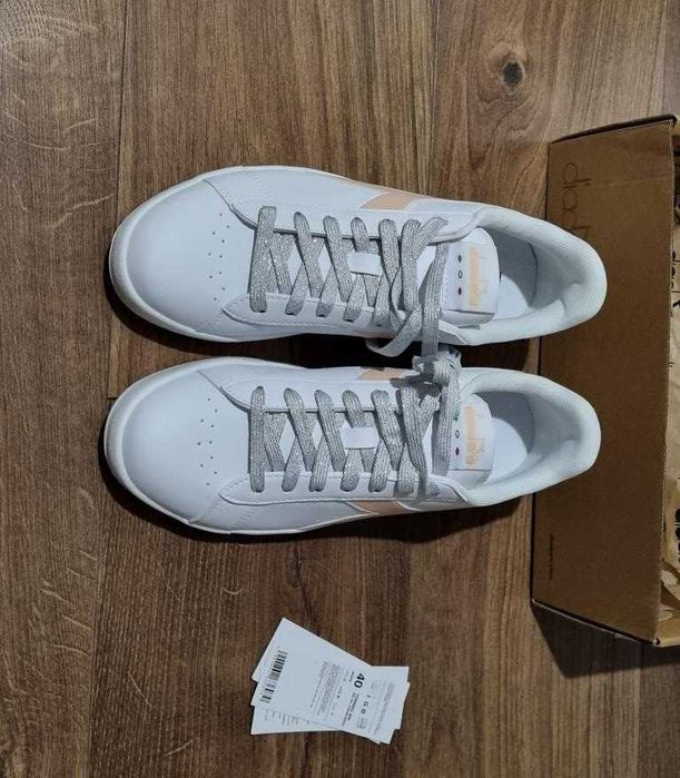 _Diadora_ adidasy sportowe biało-morelowe złoto-srebrne dodatki 40