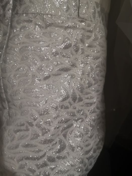 Biała długa sukienka