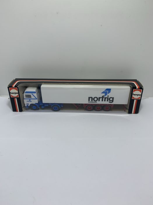 Volvo da Herpa escala 1/87