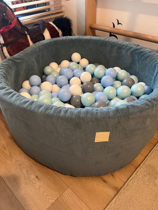 Basen z kulkami misioo