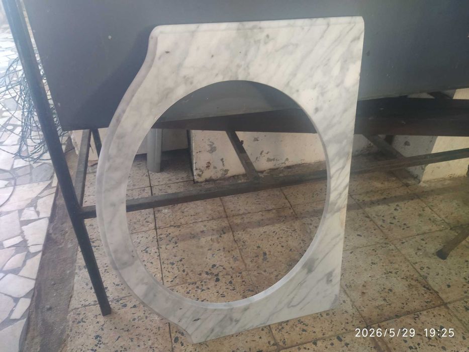 Vendo lavabo usado por 30 euros, atenção, não faço entrega. a retirado deve ser feita pelo comprador.