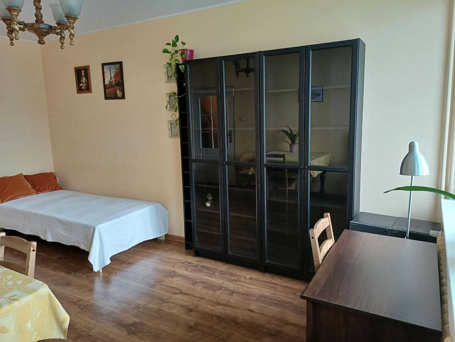 Duży, jasny pokój 18m2 z loggią, blisko centrum