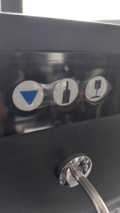 Automatyczny dyspenser do wina na 8 butelek - chłodziarka - 2 strefy