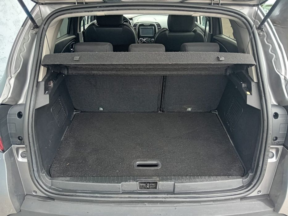 Renault Captur 0.9 tce Exclusive - Nacional  ( pequeno sinistro  )