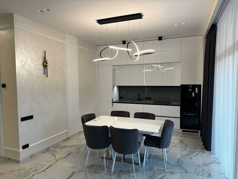 Продам дом с бассейном Новоалександровка