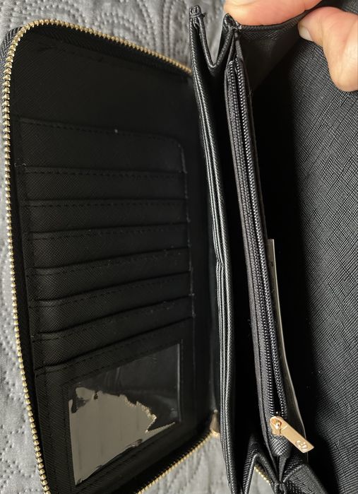 Carteira, porta documentos e telemóvel