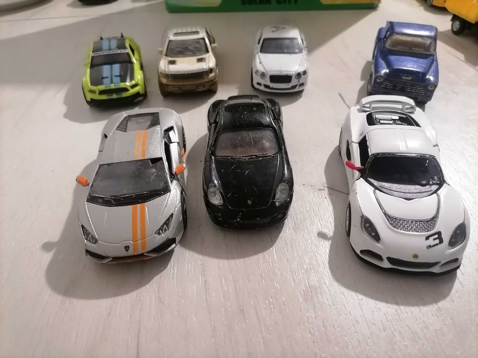 Машинки по 60 грн