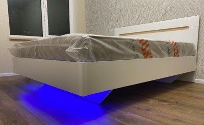 Кровать  с каркасным  матрасом