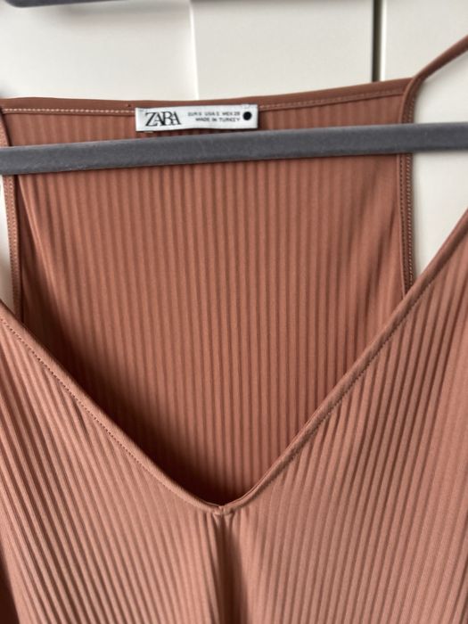 Bluzka Zara S bluzka na ramiączkach Zara