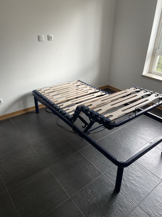 Estrado de cama usado - com elevação