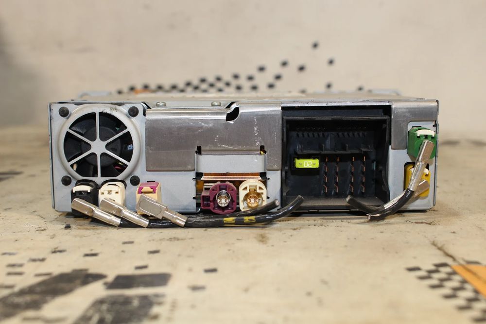 Rádio / auto-rádio BMW 1 (F20)