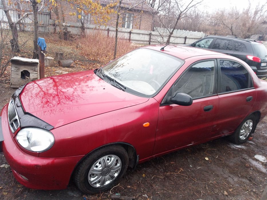 Машина в збереженому стані, технічно справна .
Економна , дешева в обслуговуванню , розхідники копійчані .
Нова літня резина 02.25 року 
Комплект зимової і запаска .
Ходова замінена повністю нова . 
Передні стойки нові . 
Вихлопна нова ,алюмінізована . Дно оброблене антикором , пороги оброблені всередині мовілем . Салон віброшумо ізольований . Нові колодки і тормозні диски . Замінена тормозуха.Нові фільтра на масло ,газ , повітря ,топлівний. Масло поміняне 1,5 тис тому . Гри і помпа в комплекті все помінялось на 235 тис .км .
Акум новий 6 міс . По салону нлрмальна . Три роки  від'їздив  ,продаю по ТП тому така низька ціна , можна обміняти на універсал в районі 4-5 тис. Доларів .
мотор бомба 
Коробка справна 
Електрика працює кожна кнопочка.
По кузову є сліди експлуатації , царапки , сколи , вмятинка .