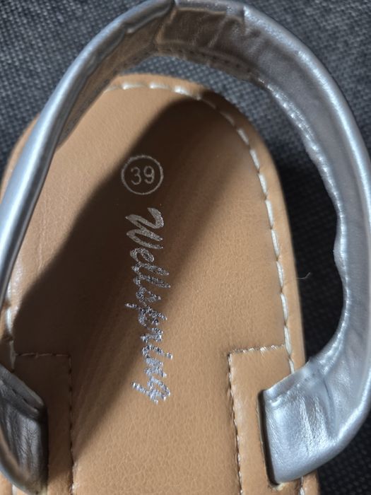 Sandały espadryle .
