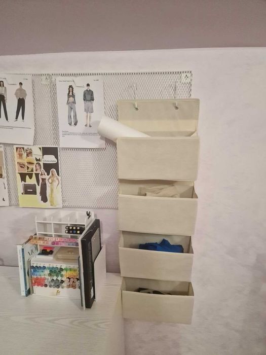 Wiszący organizer z kieszeniami przegródkami do przechowywania