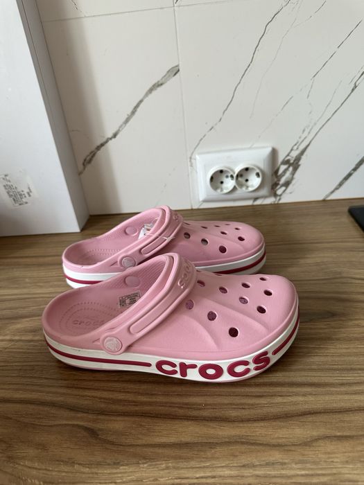 Продам новые кроксы