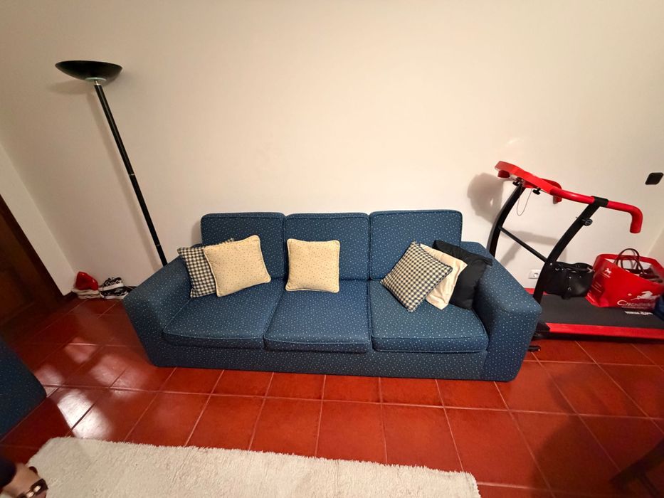 Dois sofás de sala