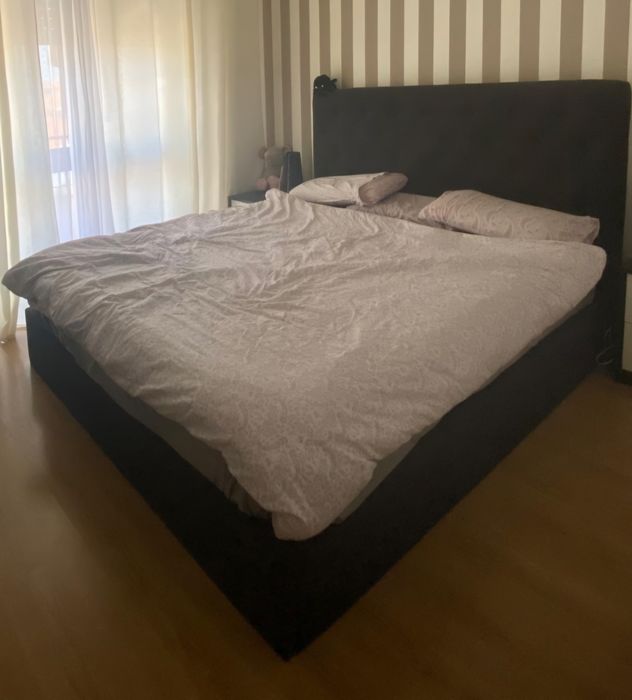 Cama de casal em tecido
