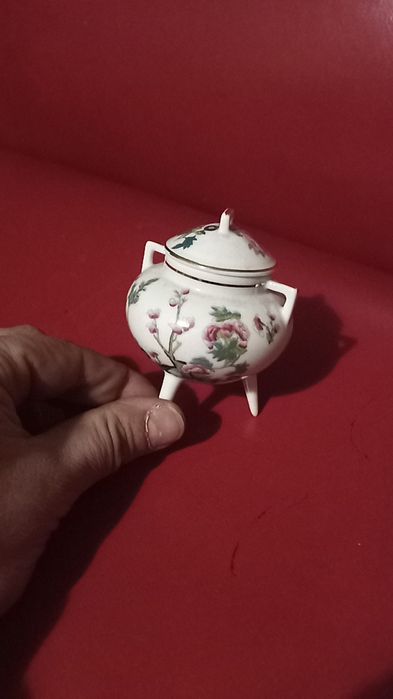 Potinho de 3 pernas + caneca de quartilho de vinho deco