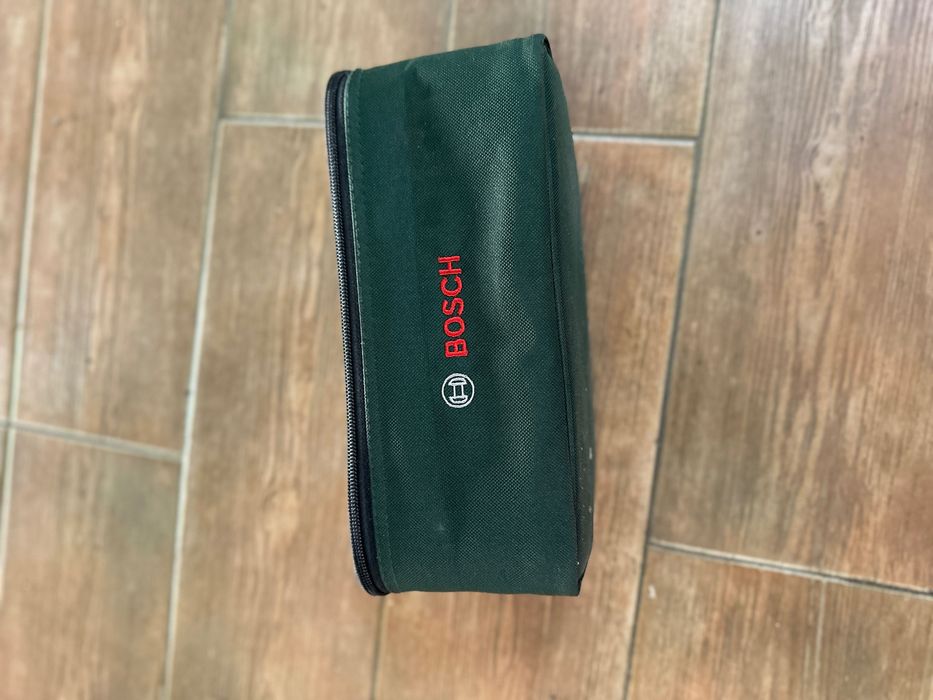 Tesoura Bosch com bateria