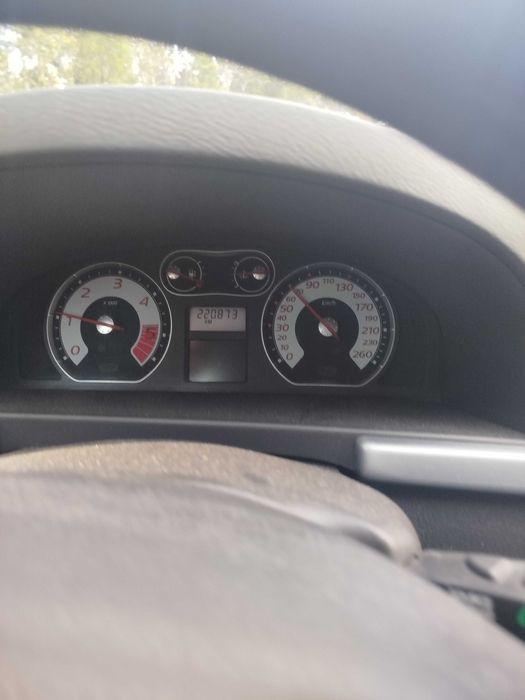 Renault Laguna cinzenta em ótimo estado