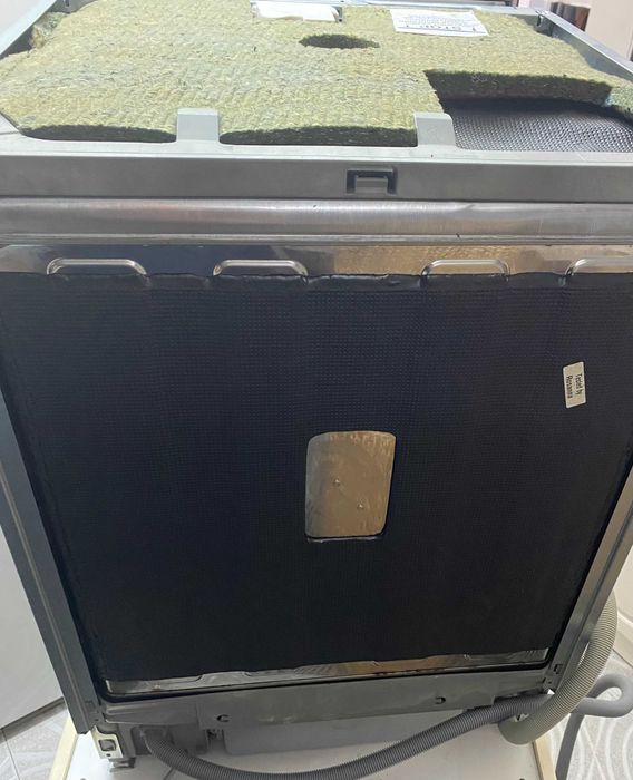 Maquina de Lavar Loiça de Encastre Total.