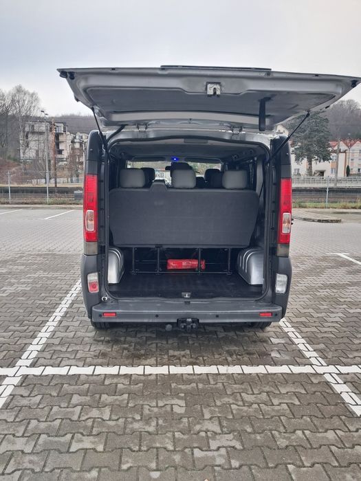 Wynajem busów vanów 9 osobowych