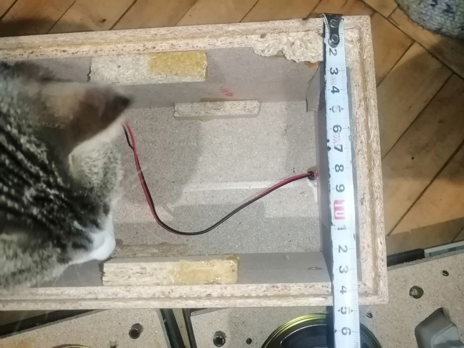 Колонки разломанные корпуса