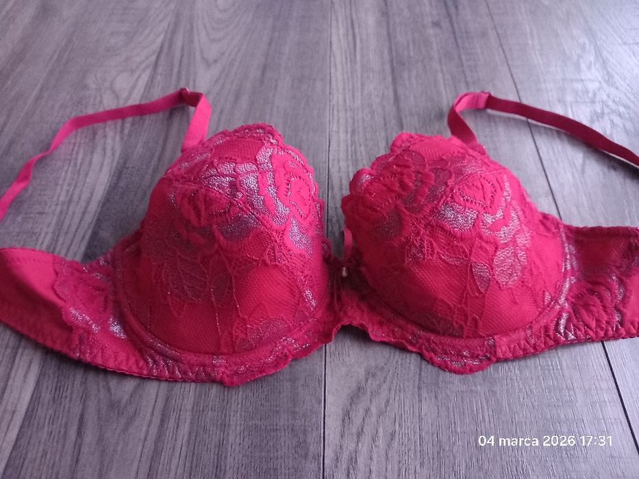 Piękny czerwony stanik od Venus 85C koronka perełki