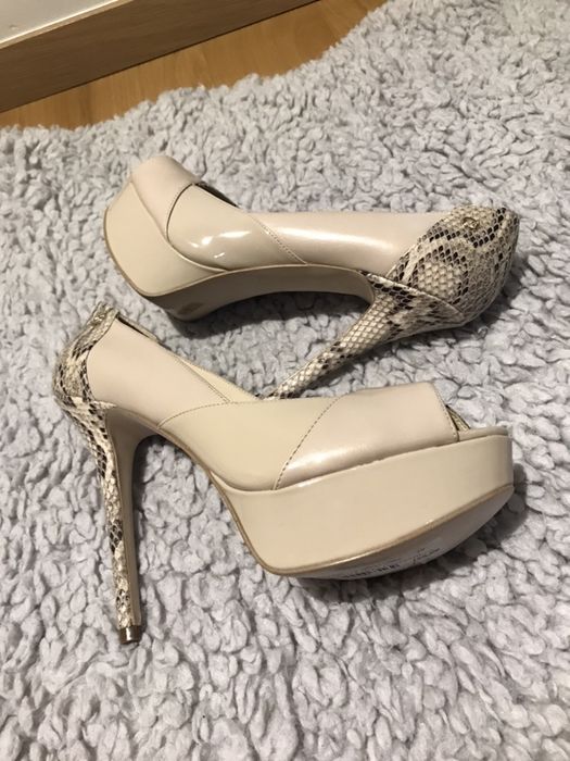 Sapato Guess tam 39