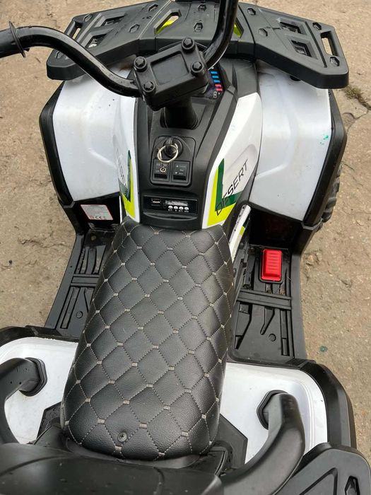 Дитячий Електроквадроцикл M 4081EBLR -1-5, біло-зелений