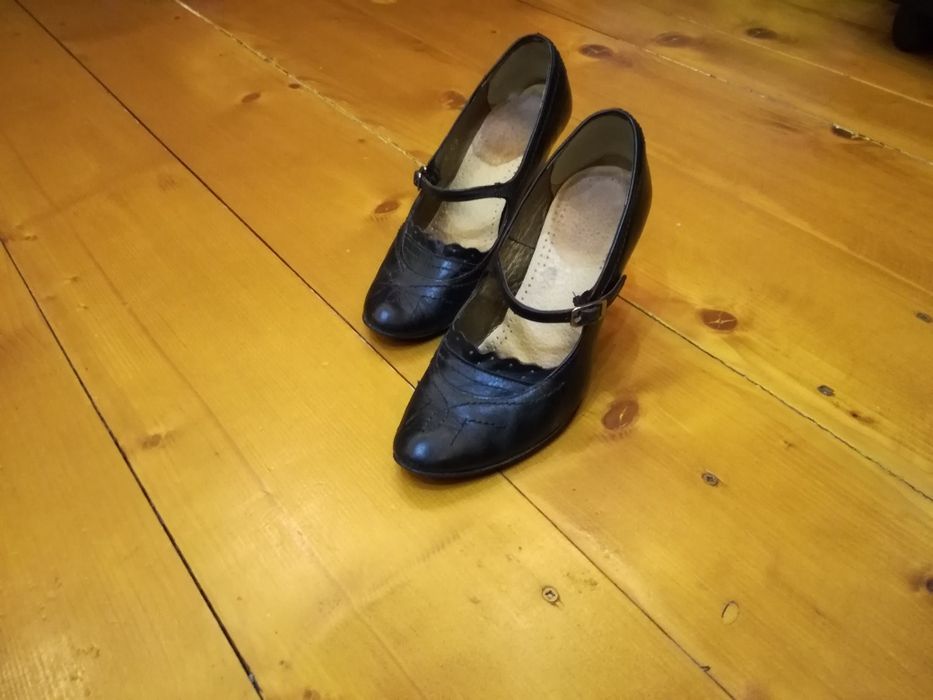 Czarne skórzane buty