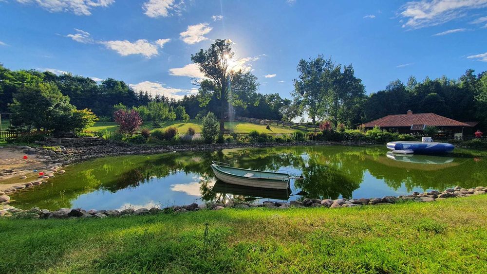 Dom Wakacyjny 400m2 nad jeziorem dla nawet 25 osób, ogród 2ha, jacuzzi