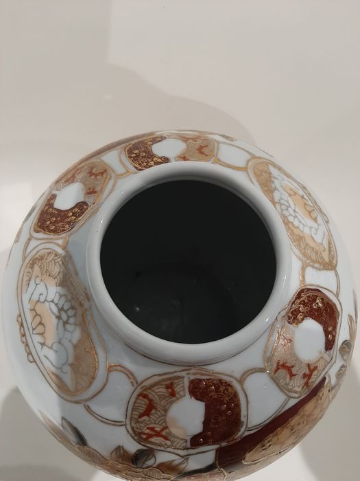 Peça antiga oriental pintada à mão