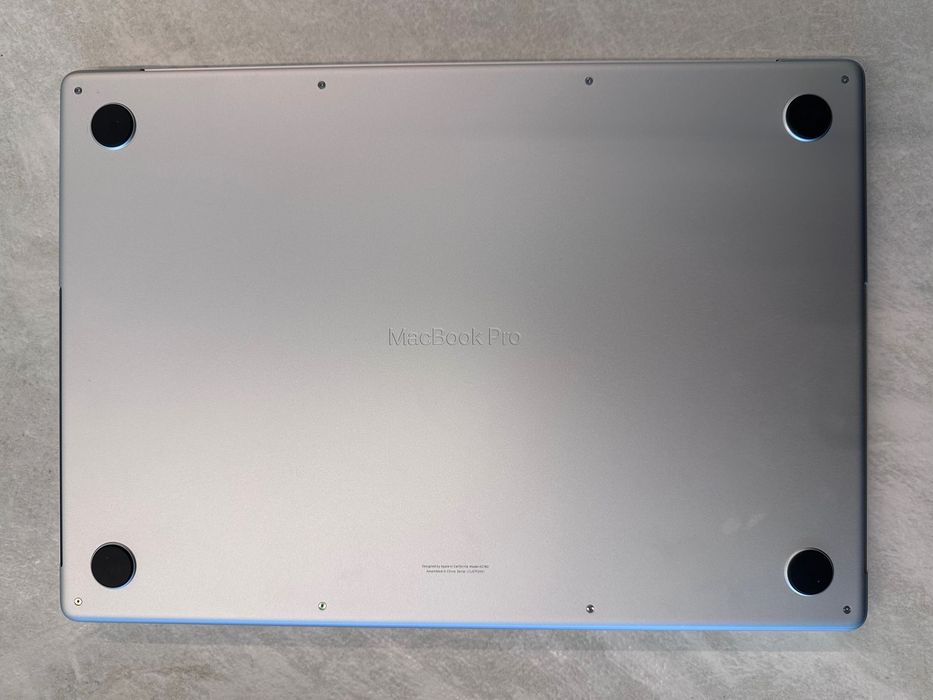 Apple Macbook M2 Pro - 16 polegadas - 16GB - 512GB - US
