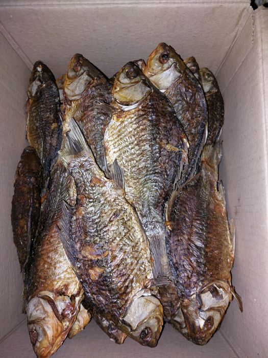 Риба з печі хрустка(плотва, карась, лящ) печена на соломі