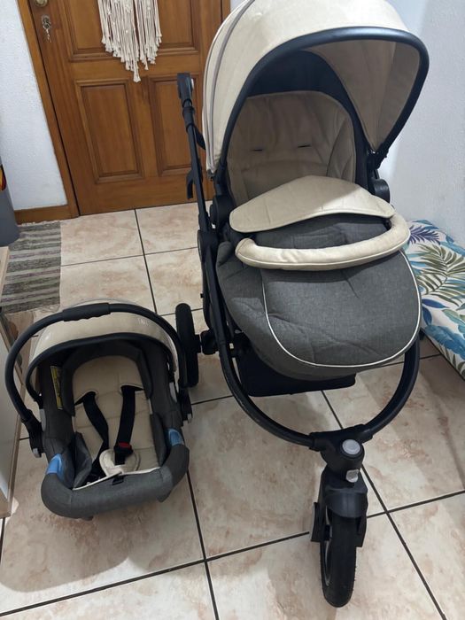 Vendo carrinho bebe novo