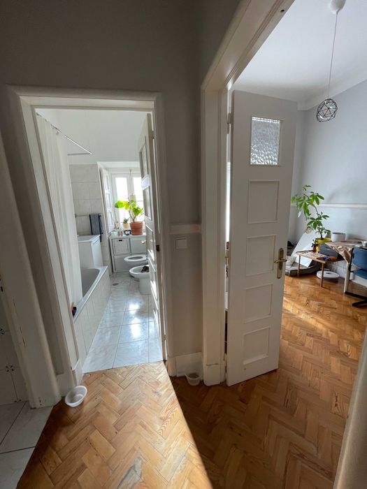 Quarto em casa compartilhada