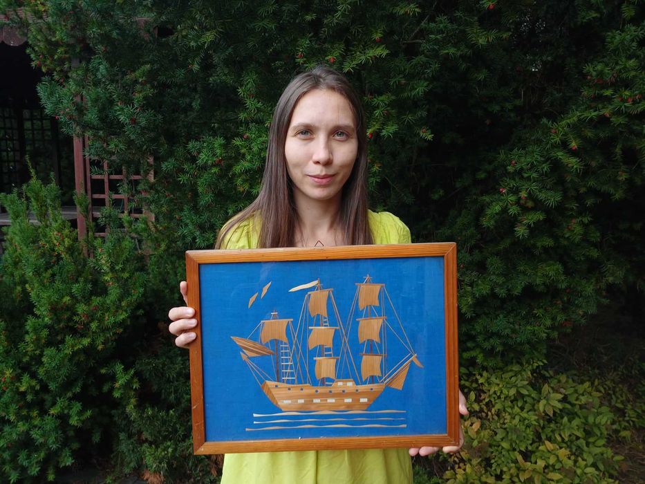 Obraz wyklejany ŻAGLÓWKA - PŁASKORZEŹBA na błękitnym tle W RAMIE 43x33