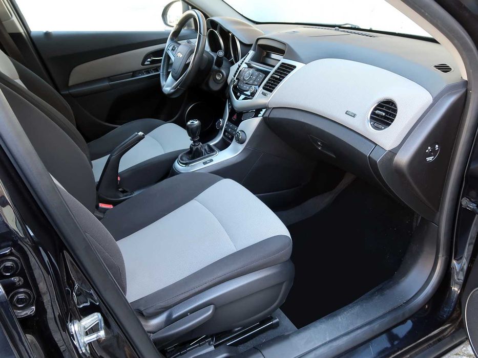 Chevrolet Cruze 1.6 LS 2011 em estado perfeito