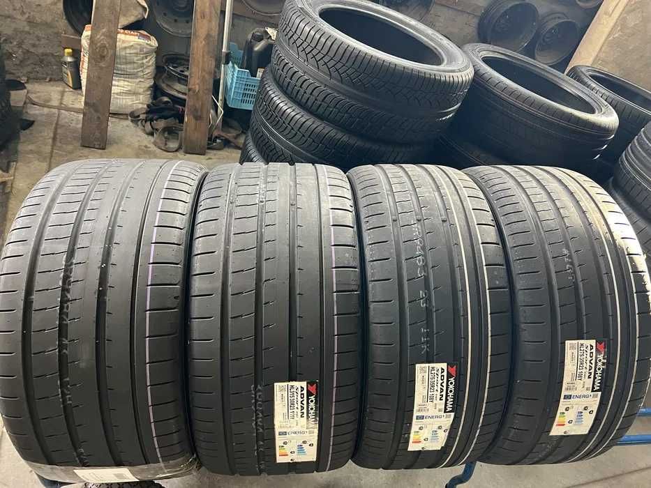 Купити різношорокий комплект шин гуми резини 325/40 R22 + 285/45 R22
