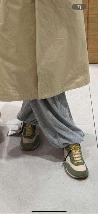 Нові кросівки Zara