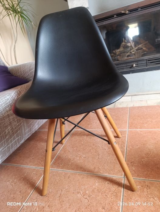 6 Cadeiras de jantar estilo Eames,