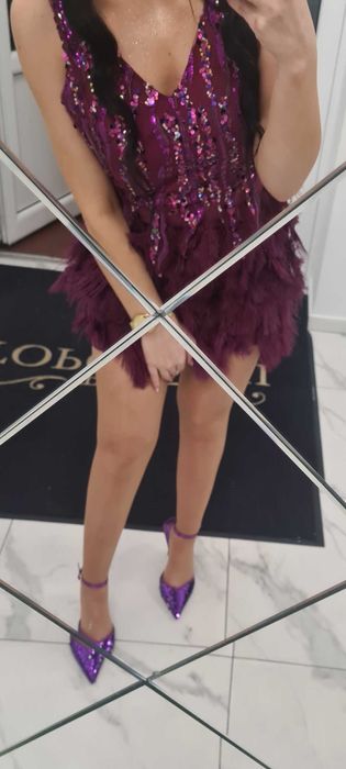 Sukienka mini  bogato zdobiona