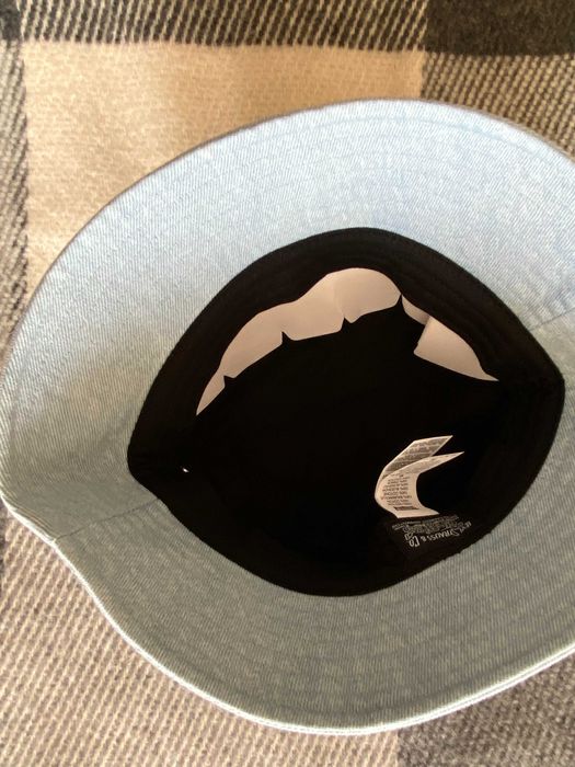 Панама - кепі Levi's® Essential Peace Sign Bucket Hat