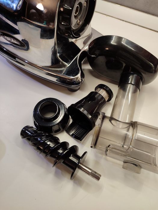Slow Juicer Omega J8226