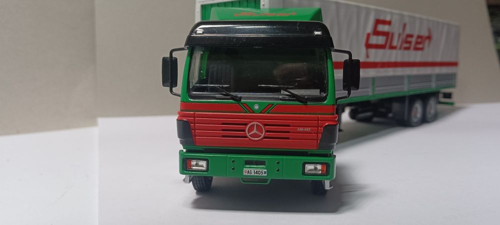 Camião Mercedes 1/43