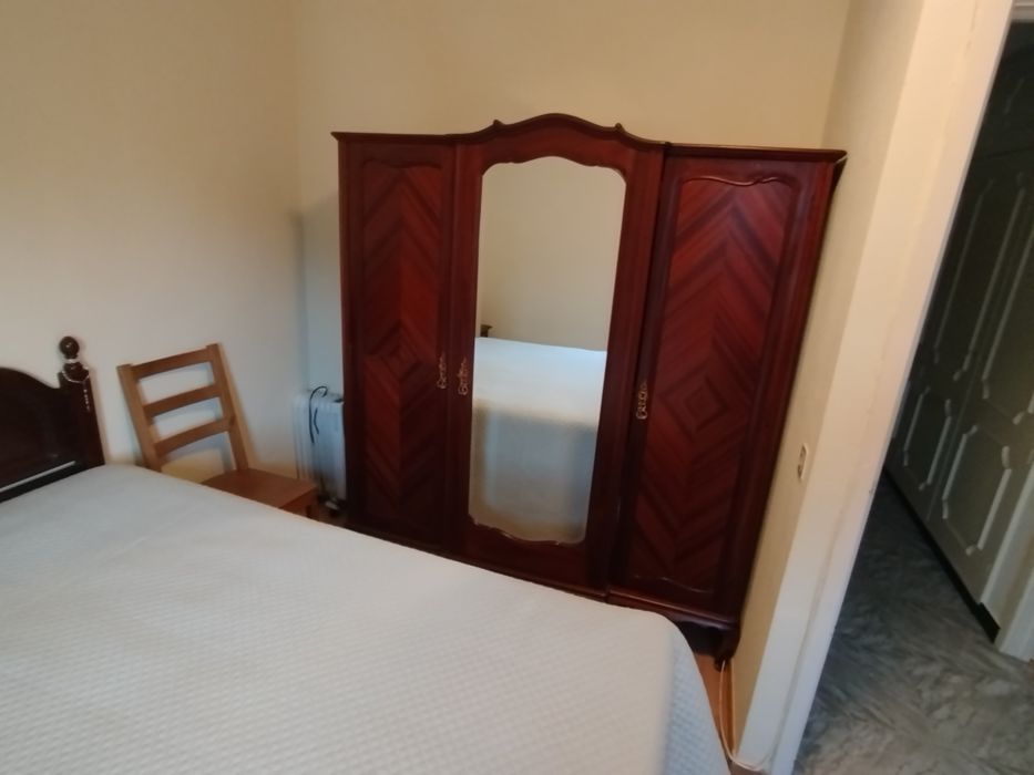 Cama casal (completa) + mesinha + guarda-vestidos64285603702658123